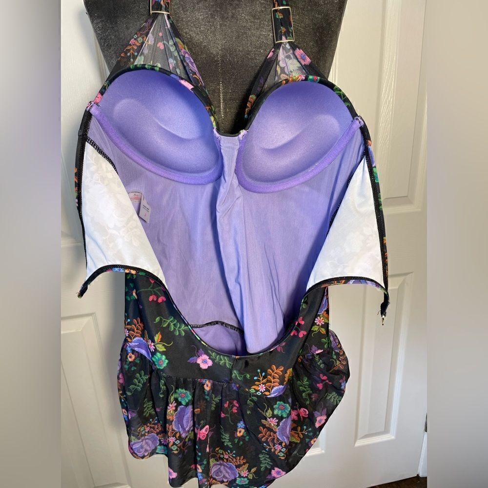 Marilyn Monroe One-Piece Swimsuit Size Large - Picture 3 of 8